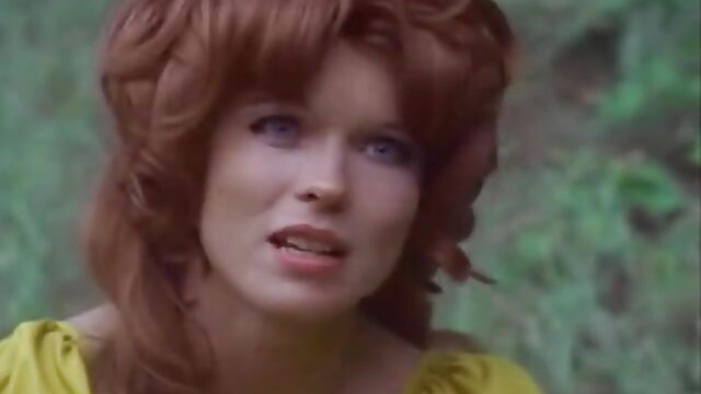 二つのレズビアン弄各その他と性玩具のソファ 女 エロ 動画 無 修正