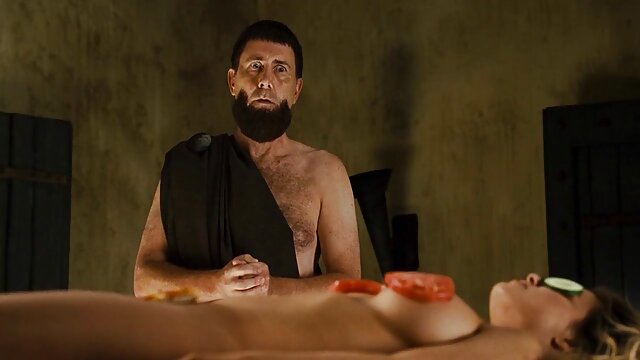 若い女性はフェラチオしながら服を脱ぎ、膣で性交するようにしましょう 女 アダルト 動画 無料