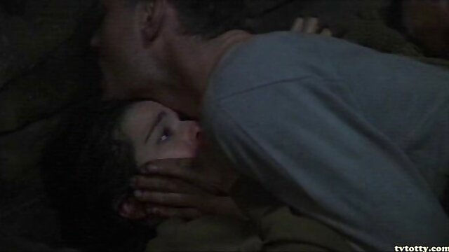 二人の美しい女の子いblowjobその友人は、膝 女 動画 えろ