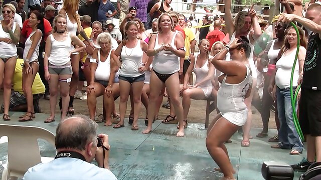 セクシーな女性は、ウェブカメラの前で彼女のタイトなお尻を輝き、お尻で彼女をクソ ヤンキー 女 えろ 動画