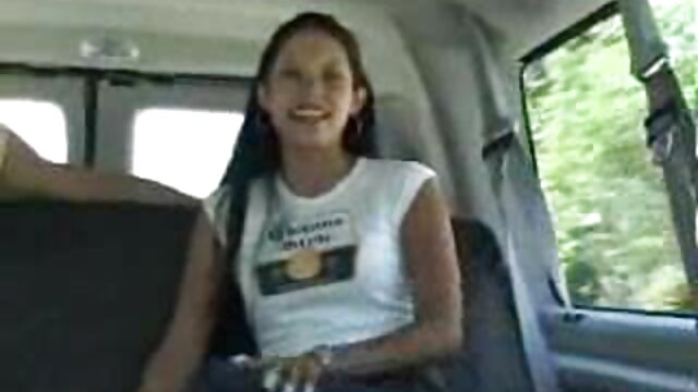 入れ墨を持つ女の子すべての彼女の体の上に犯される二人の男 女性 無 修正 無料 動画